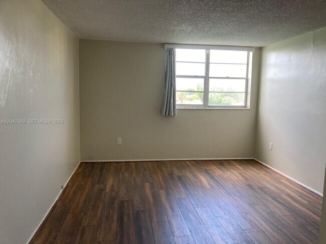 Building Photo - 7900 Tatum Waterway Dr