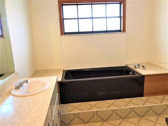 Building Photo - 2727 Massee Rd