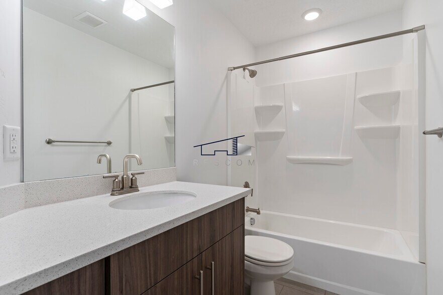 Building Photo - 6471 S Aspen Ln