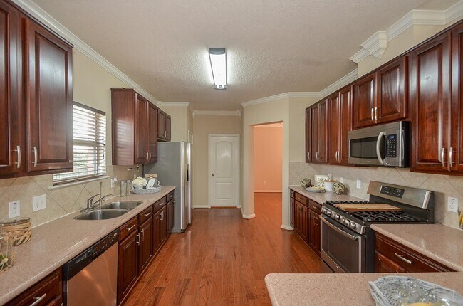 Building Photo - 2410 Crossmill Ln