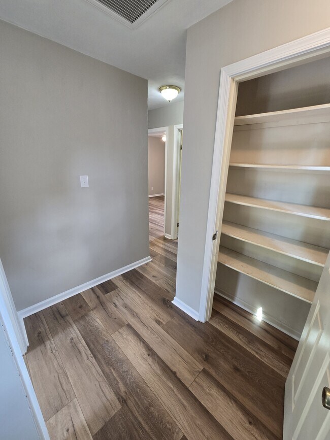 Building Photo - 4044 Starwood Arch