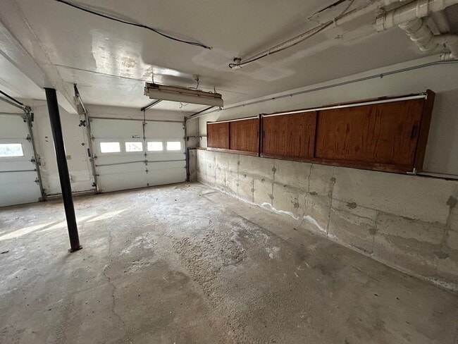 Building Photo - 3BR/2.5BA Home In Torrington