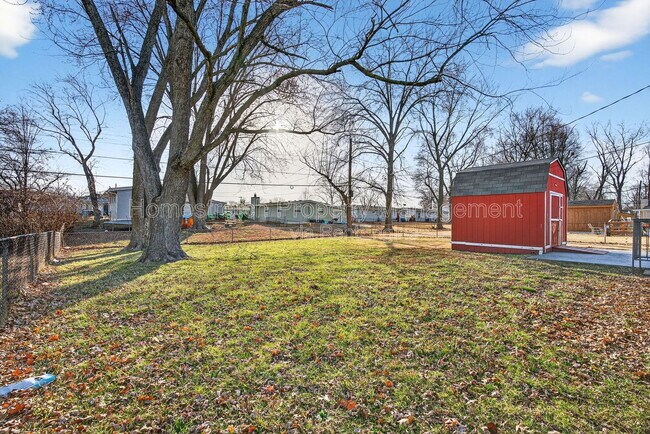 Building Photo - 1700 Kay Dr