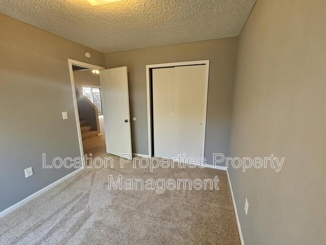 Building Photo - 3923 Overland Dr