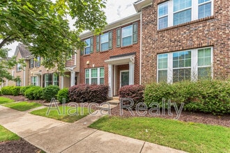 Building Photo - 8285 Viewpoint Lane