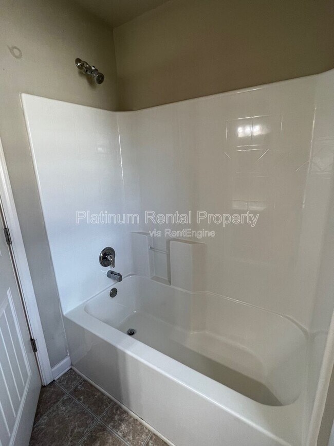 Building Photo - 4770 Leatherstone Way