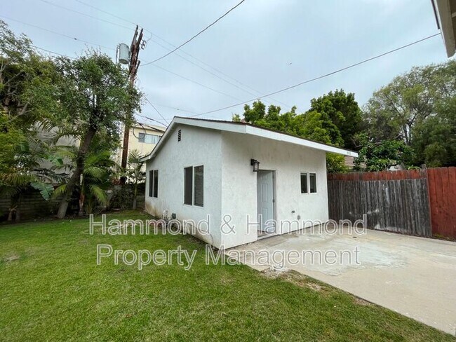 Building Photo - 4316 Greenbush Ave