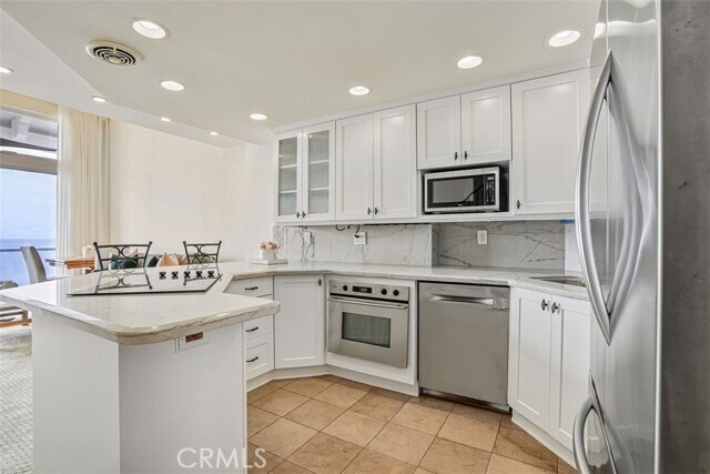 Building Photo - 615 Esplanade