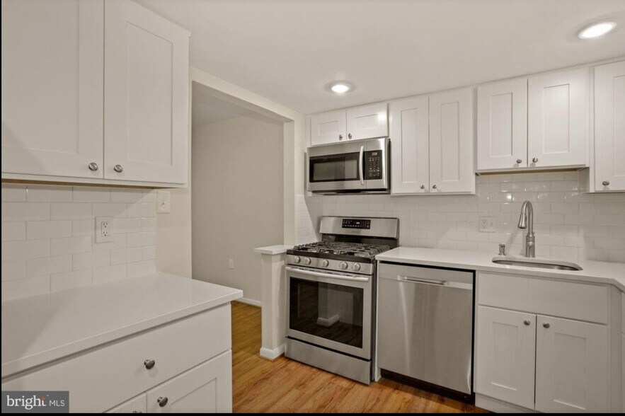 Building Photo - 1524 Northgate Sq
