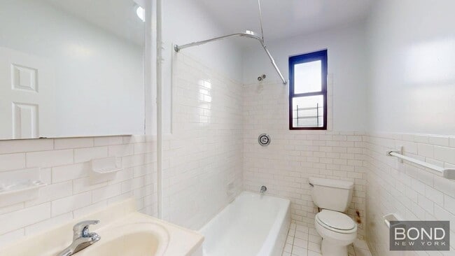 Building Photo - 620 W 171st St