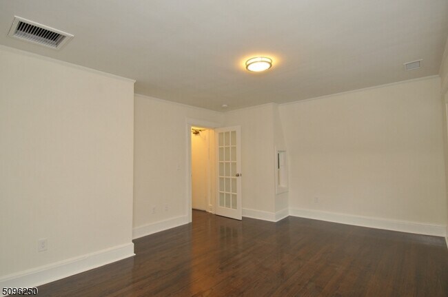 Building Photo - 511 Academy St