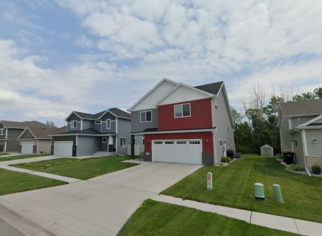 Primary Photo - 3 Bed 3 Bath Single Family Home