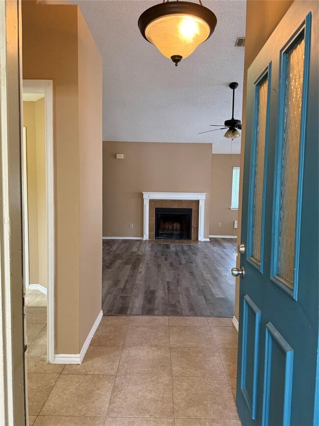 Building Photo - 6303 Weeks Cove