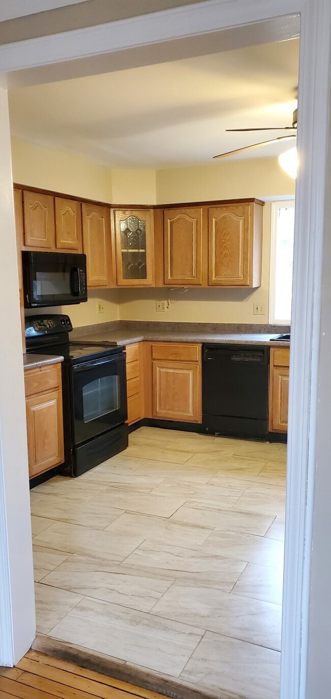 Building Photo - 545 Ford Dr