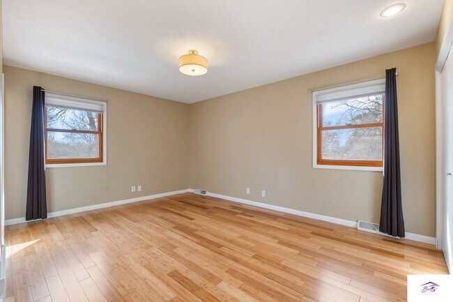 Building Photo - Available now! Spacious 3 Bed, 3 Bath Home with Modern Open Layout & Lawn Care Included