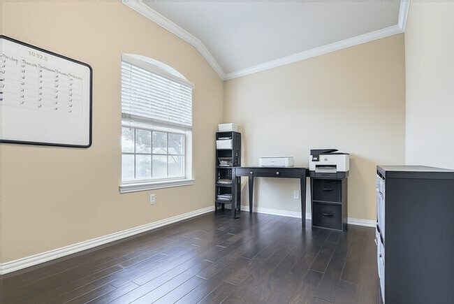 Building Photo - 21399 Hunter Hart Dr