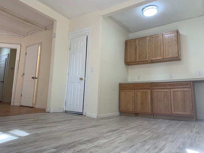 Building Photo - 134 Chestnut Ave