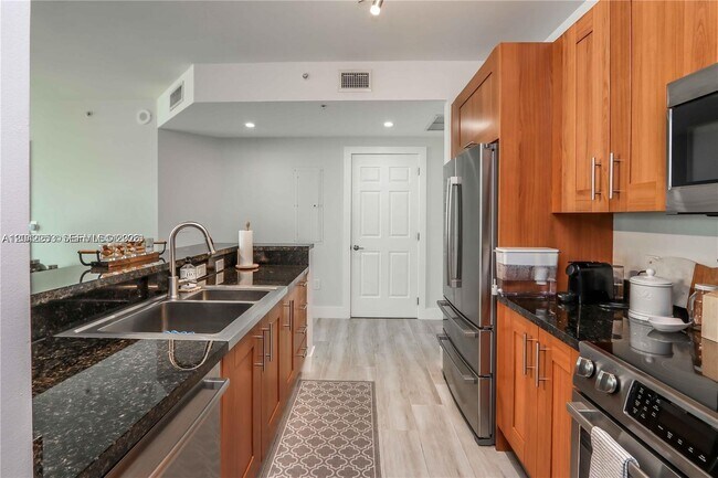 Building Photo - 1300 Ponce de Leon Blvd