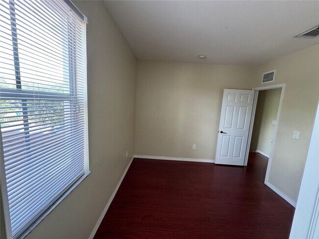 Building Photo - 27563 SW 137th Ct