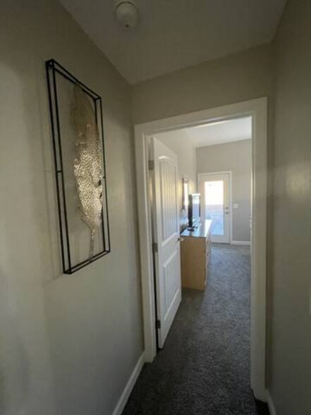 Building Photo - 4261 N Red Sun Pl