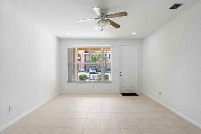 Building Photo - 3561 Forest Hill Blvd