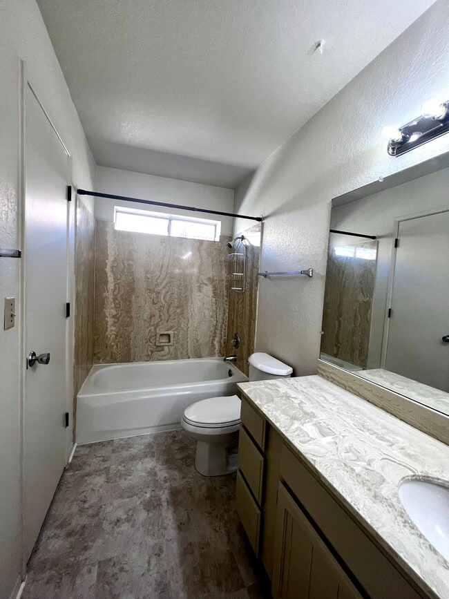 Building Photo - 2024 S Birdie Cir