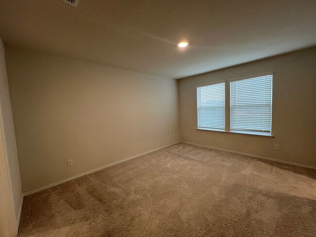 Building Photo - Stunning 4 bdrm Two-Story in  NBTX
