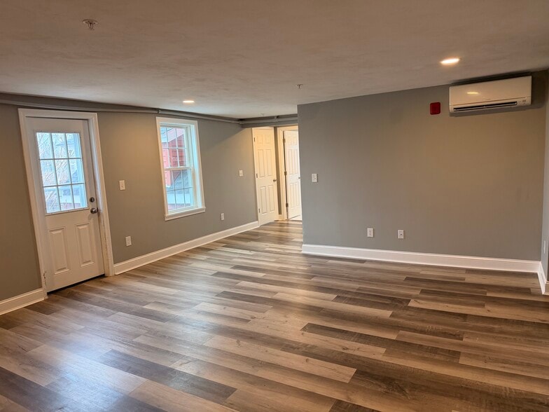 Living area angle 1. - 396 Main St