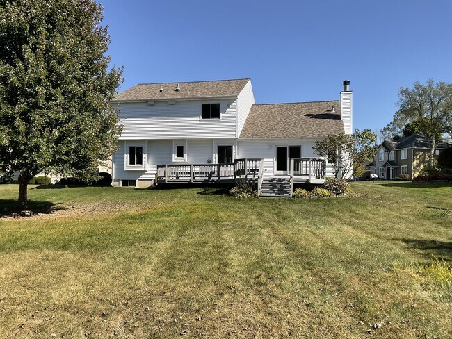 Building Photo - 9930 Valley Vista Pl