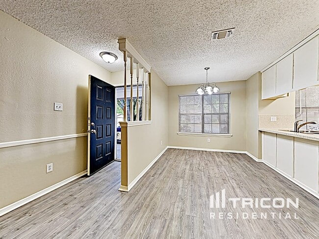 Building Photo - 429 Parkridge Blvd