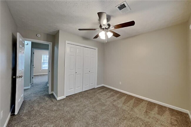 Building Photo - 89 White Oak St