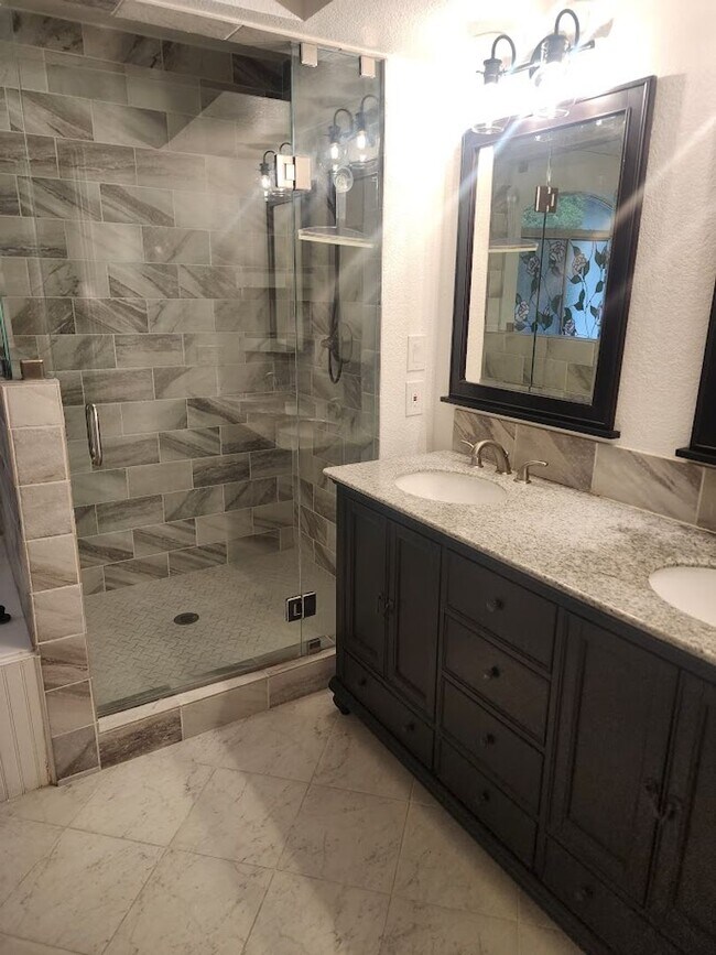 Building Photo - Gorgeous 5 Bedroom in Carmel Mtn Ranch in Gated Community