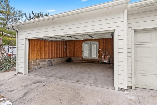 Building Photo - 640 Neil Ave