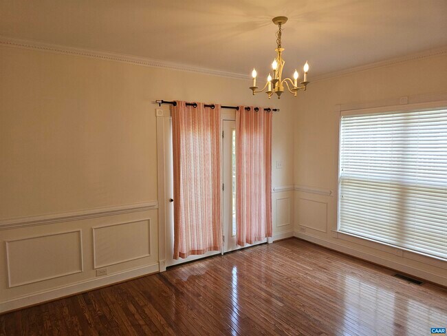 Building Photo - 134 Deerwood Dr