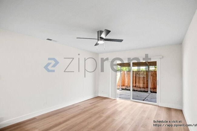 Building Photo - 451 Helen Ave