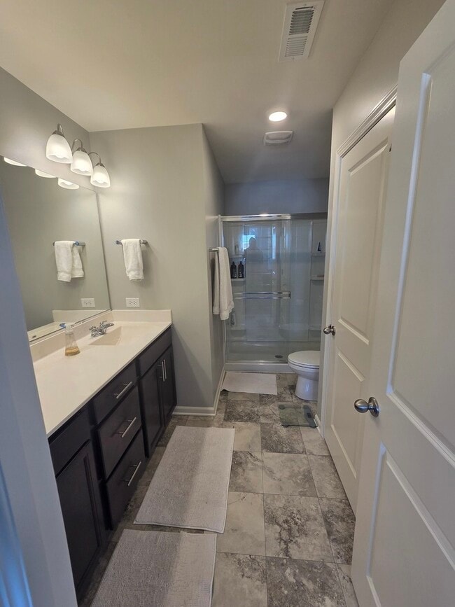 Building Photo - 719 Wellington Ln