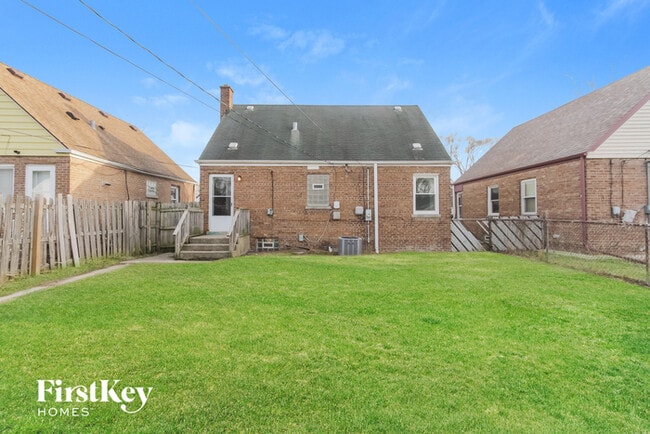 Building Photo - 20 164th St