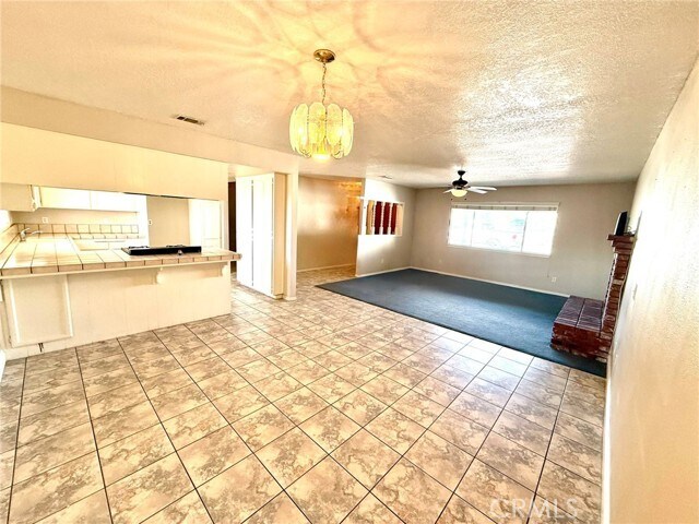 Building Photo - 7795 Oakwood Ave