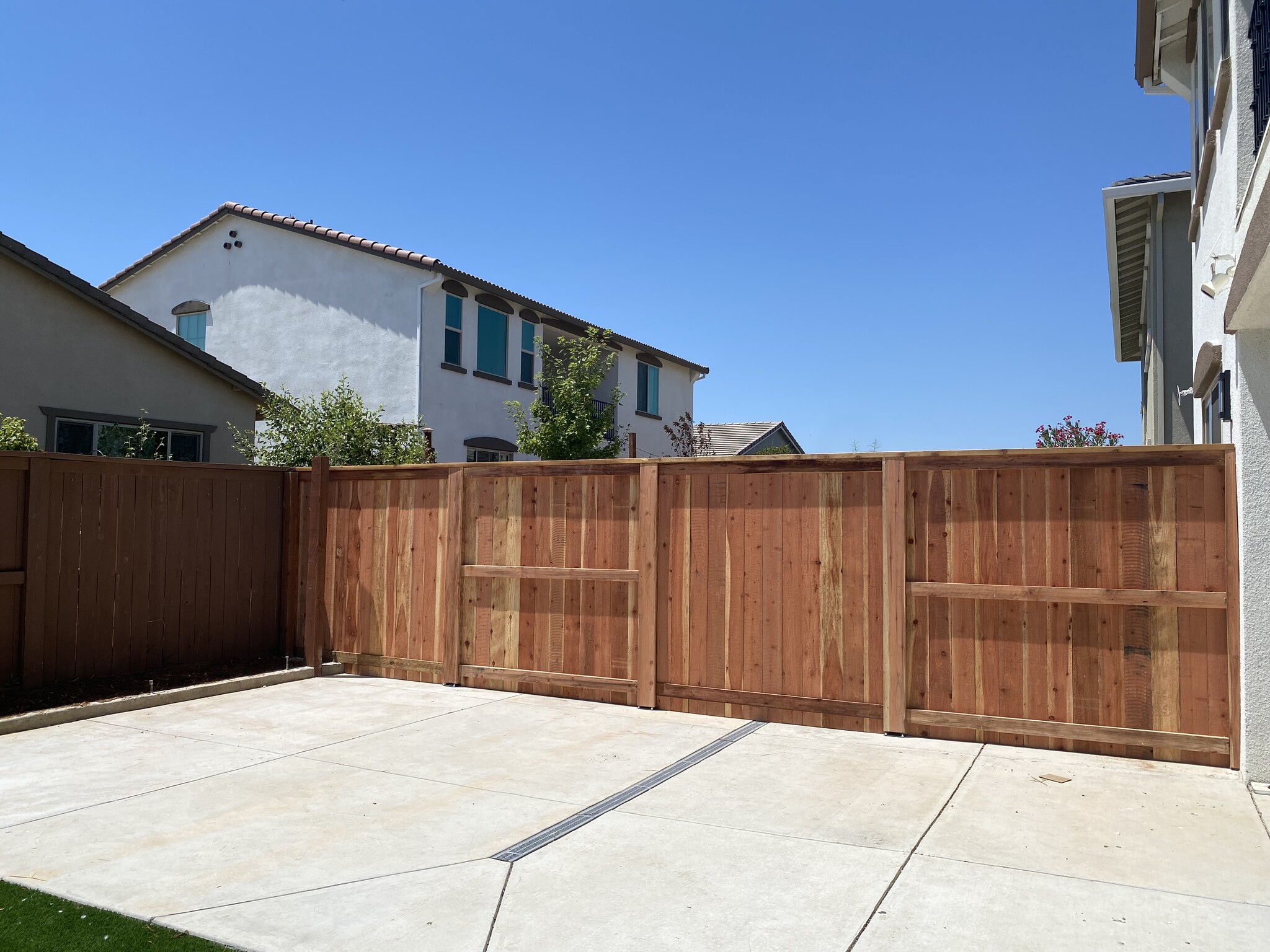 Low maintenance backyard - 2008 Gumbinger Pl