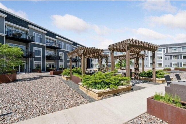 Building Photo - Beautiful 2 bedroom condo for rent