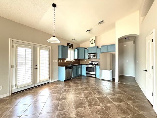 Building Photo - 3729 Loma Brisa Dr
