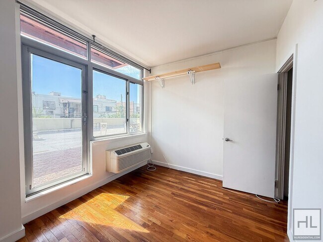 Building Photo - NOLL STREET / Bushwick 3-Bed 2-Bath