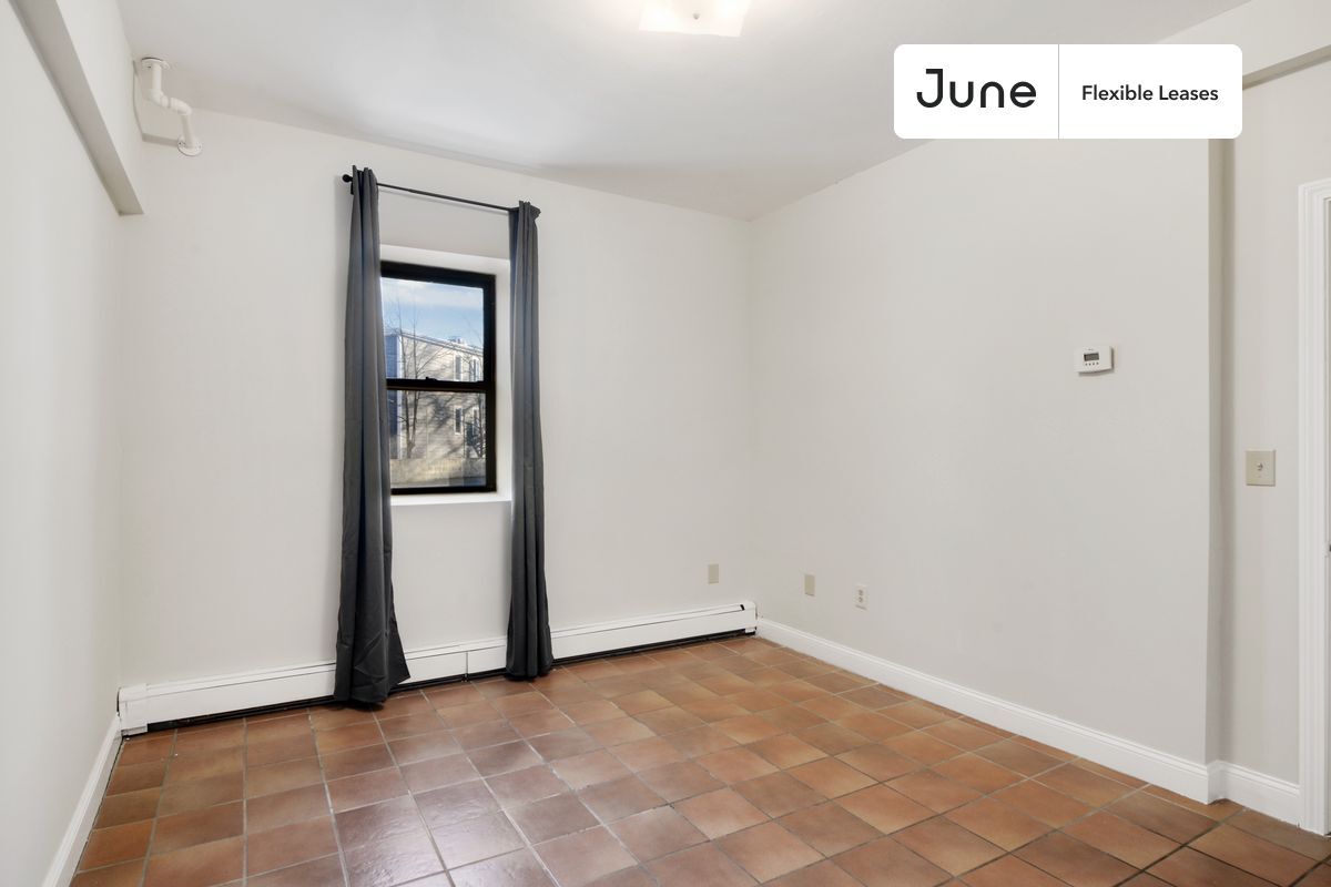 Building Photo - 27 Egremont Rd