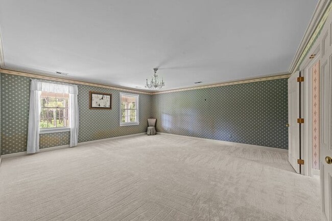 Building Photo - 221 Magnolia Ln