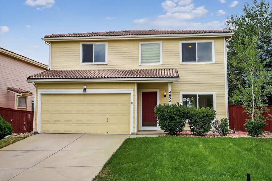 Primary Photo - 4054 Perth St