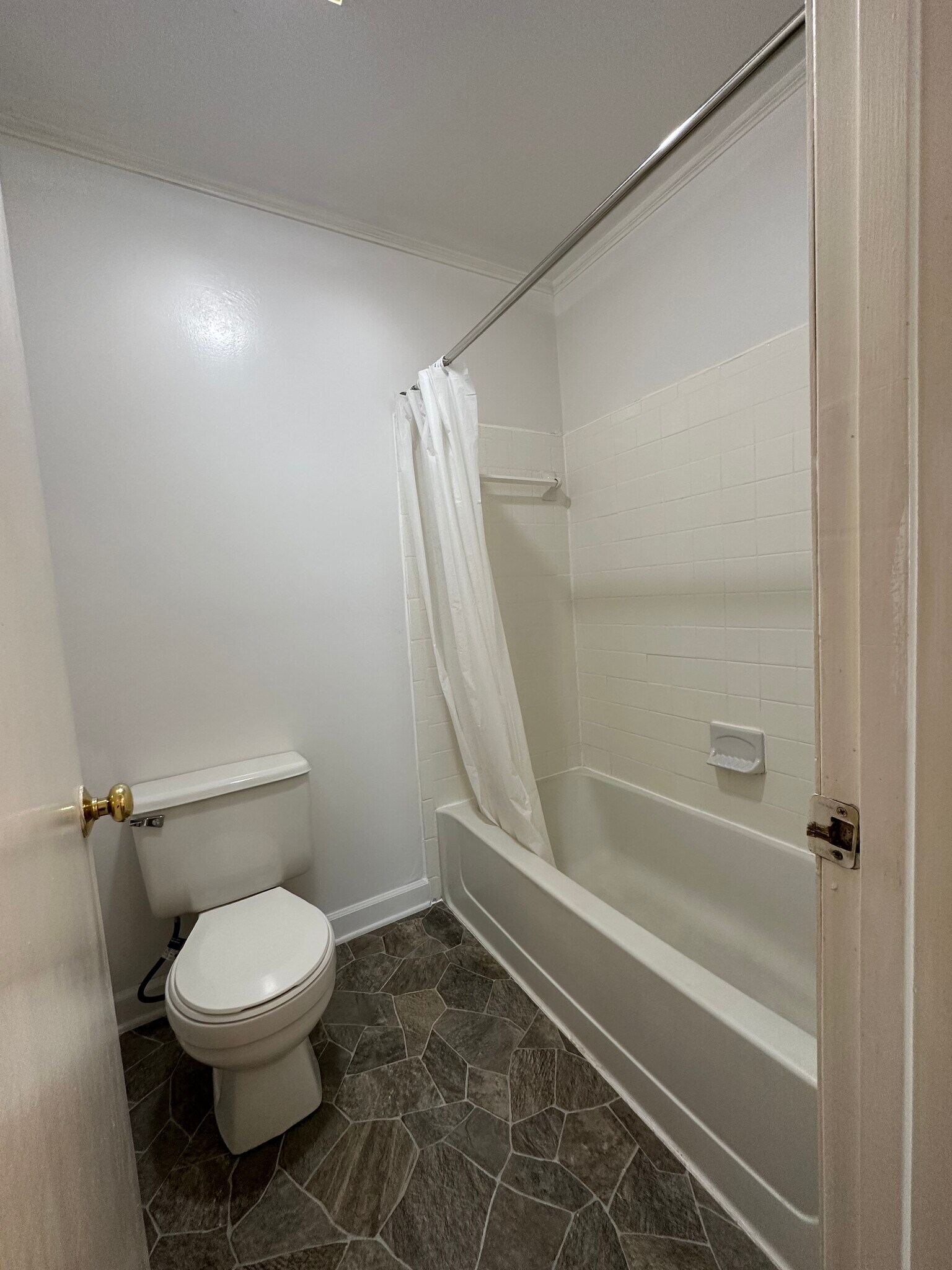 Building Photo - 2500 Avent Ferry Rd