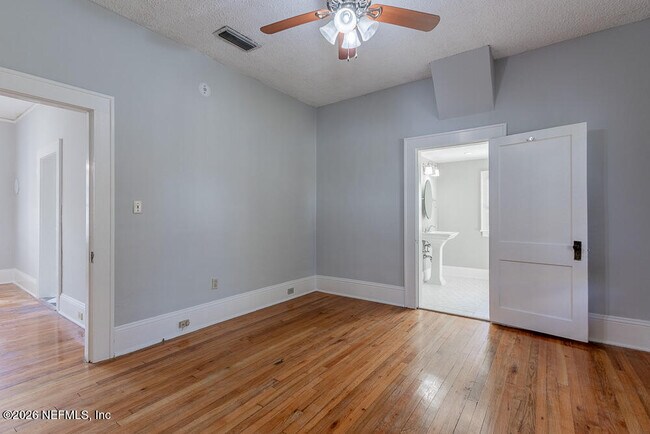 Building Photo - 1072 Brown St