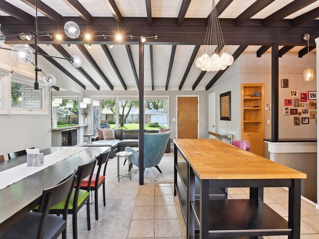 Building Photo - 6017 Halifax Ave S