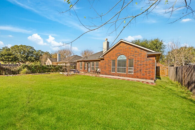 Building Photo - 15727 Schumann Ln