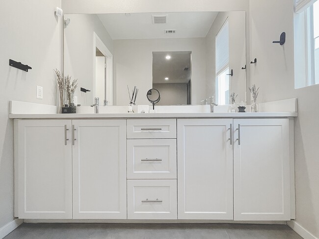 Master Bedroom Bathroom - 13121 W Lumina Way